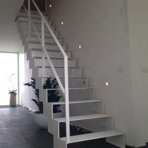 Tralva witte trapleuning met horizontale staven