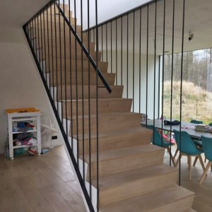 trapleuning met verticale staafjes